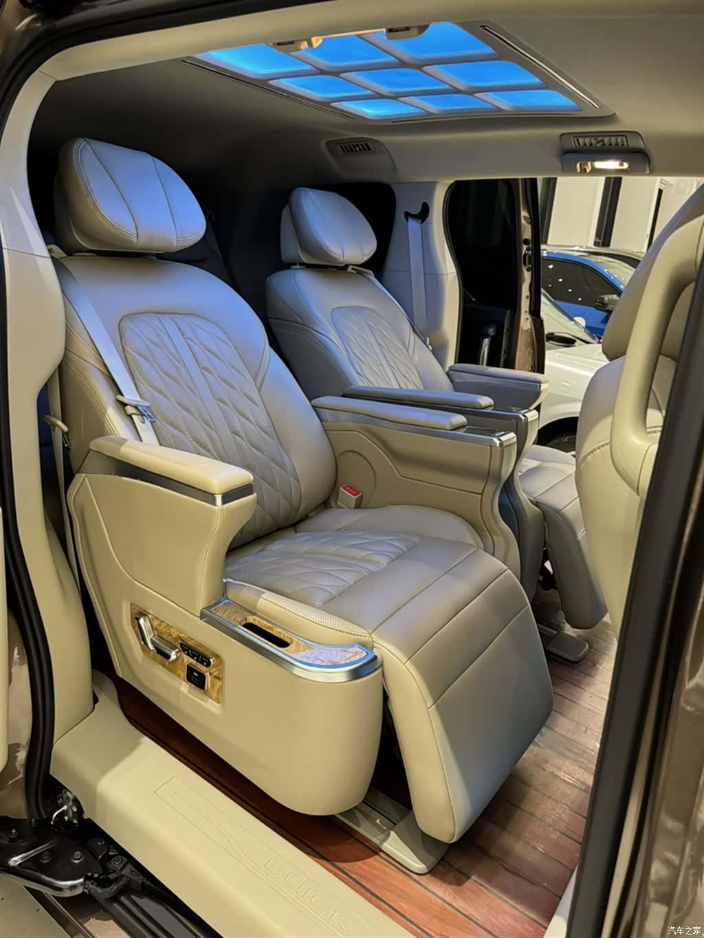Buick GL8, 2020 2