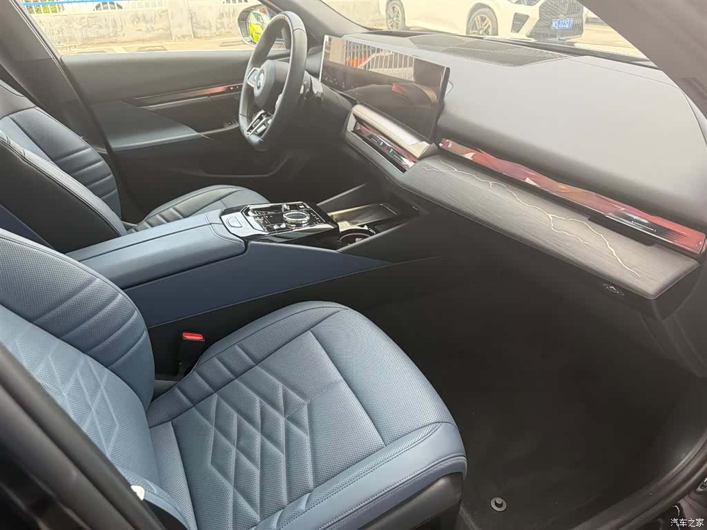 BMW 5 Series, 2025 9