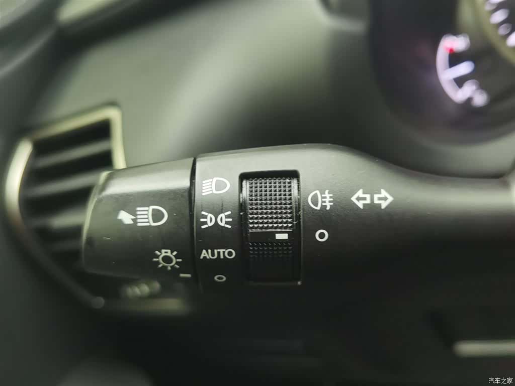Lexus NX, 2016 21