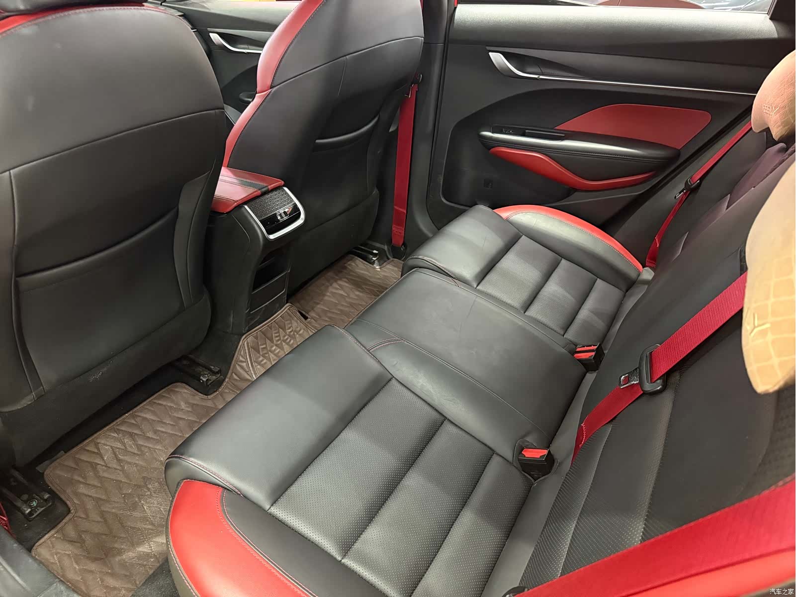 Geely Binray, 2020 18