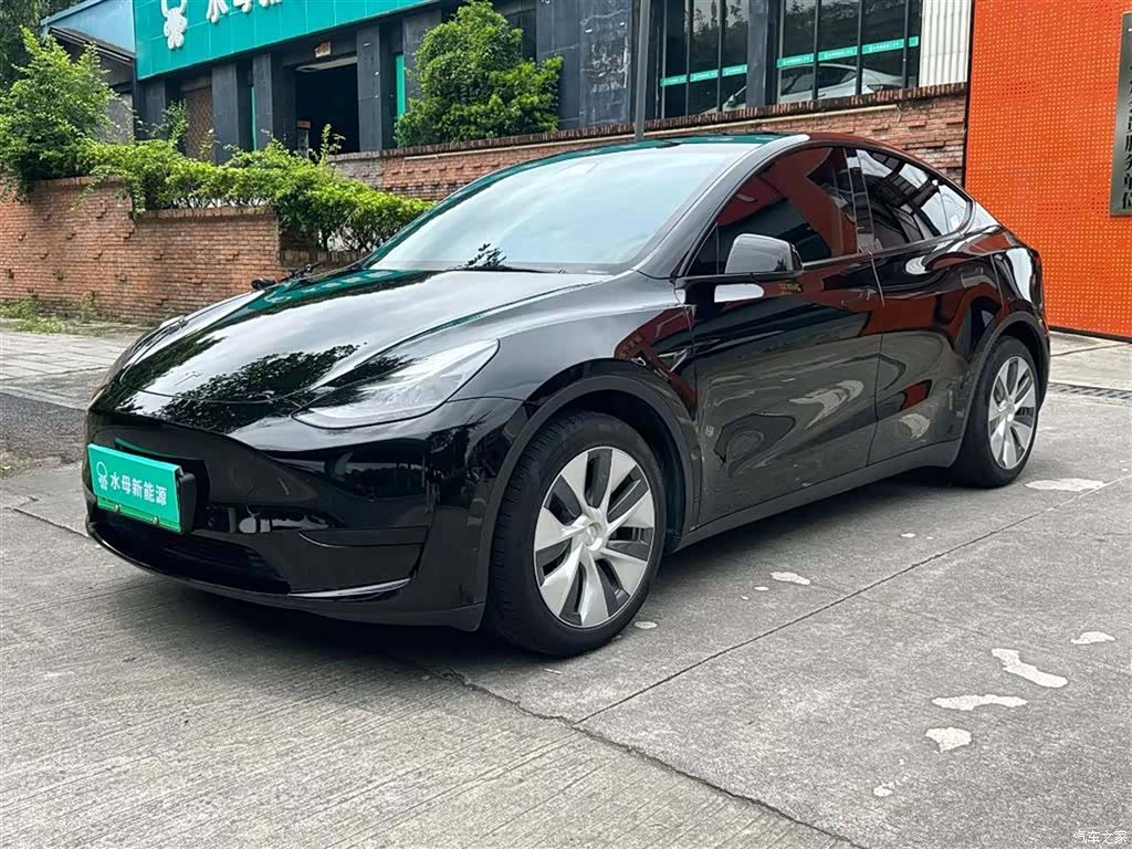 Tesla Model Y, 2022 1