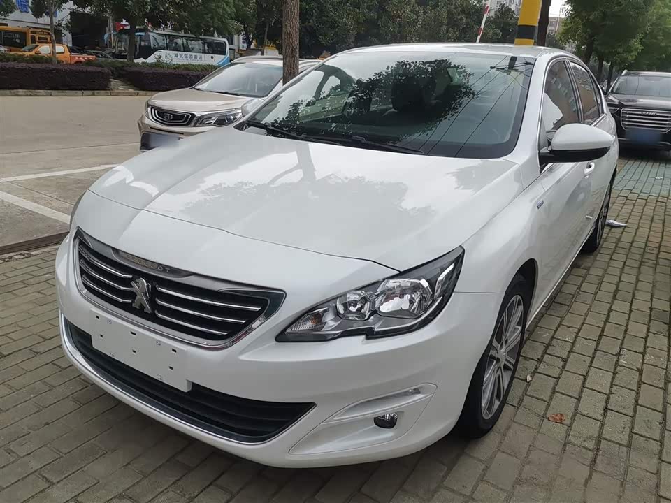 Peugeot 408