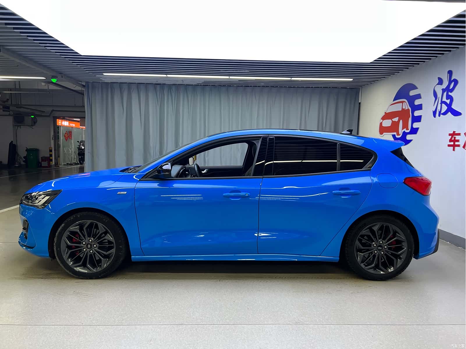Ford Focus, 2022 4