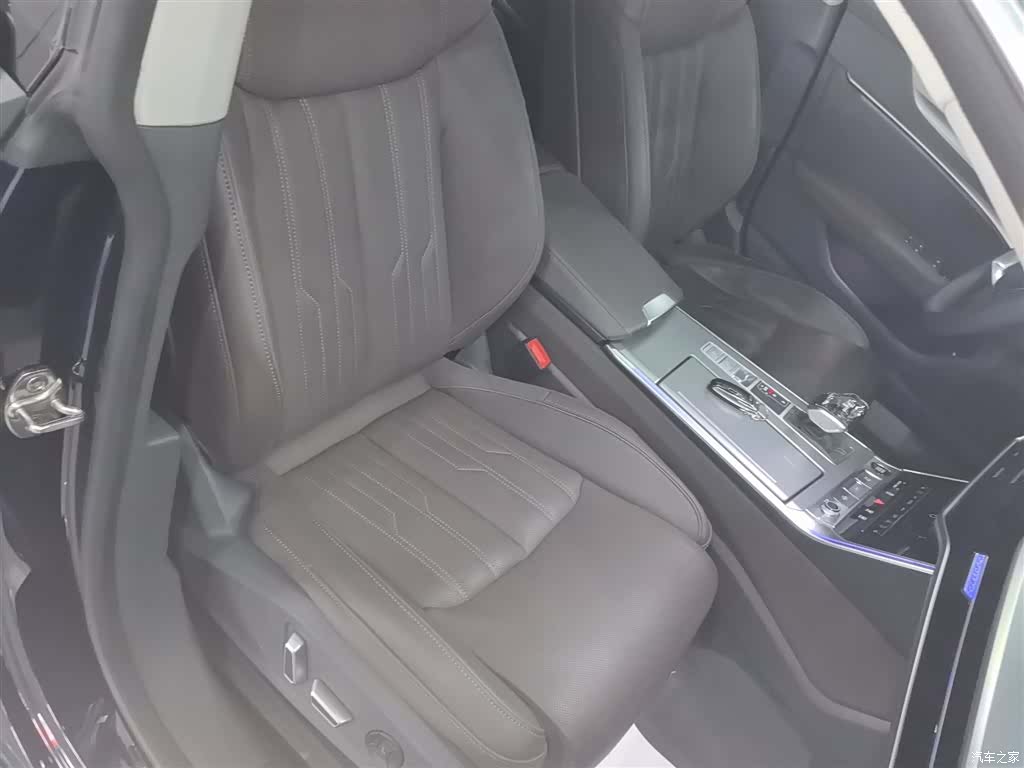 Audi A7L, 2023 25