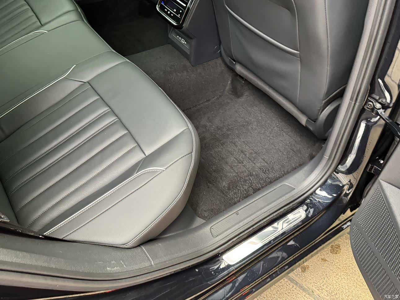 Volkswagen Passat, 2023 20