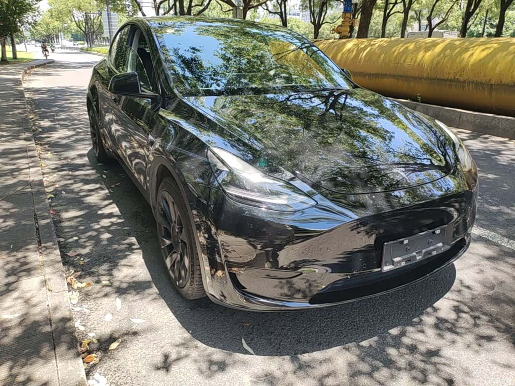 Tesla Model Y, 2022 4