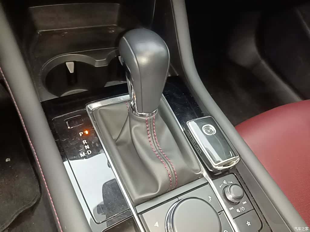 Mazda Mazda3, 2024 14