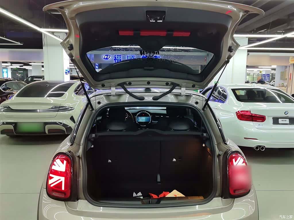 Mini Cooper, 2023 10