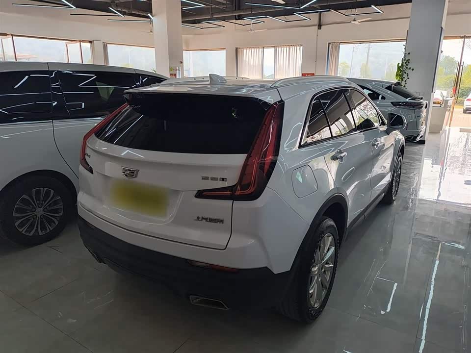 Cadillac XT4