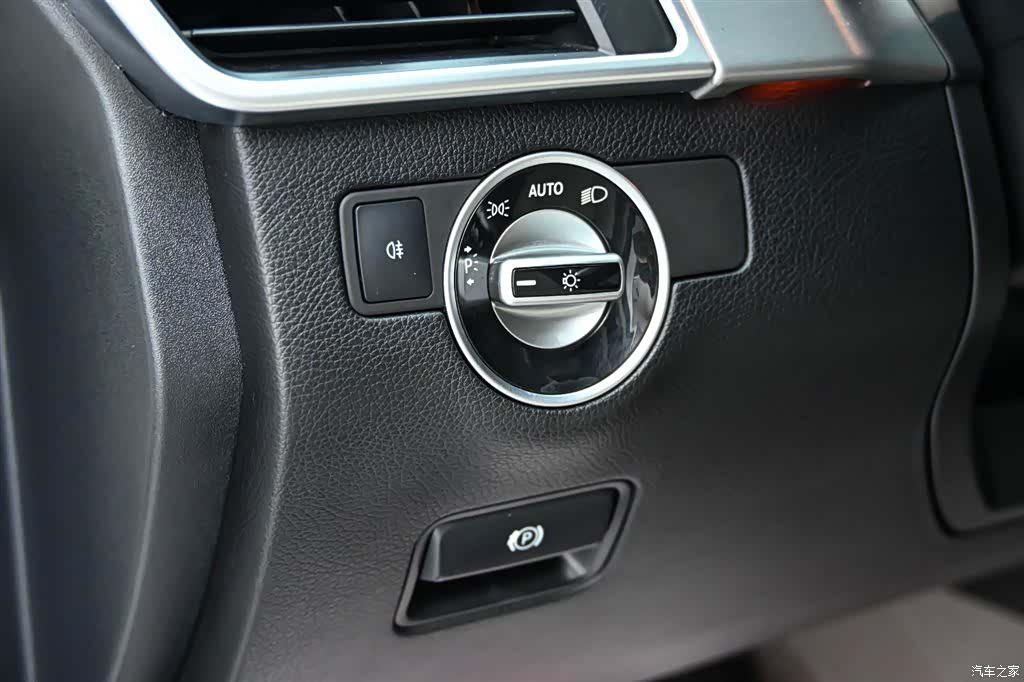 Mercedes-Benz GL-Class, 2015 23