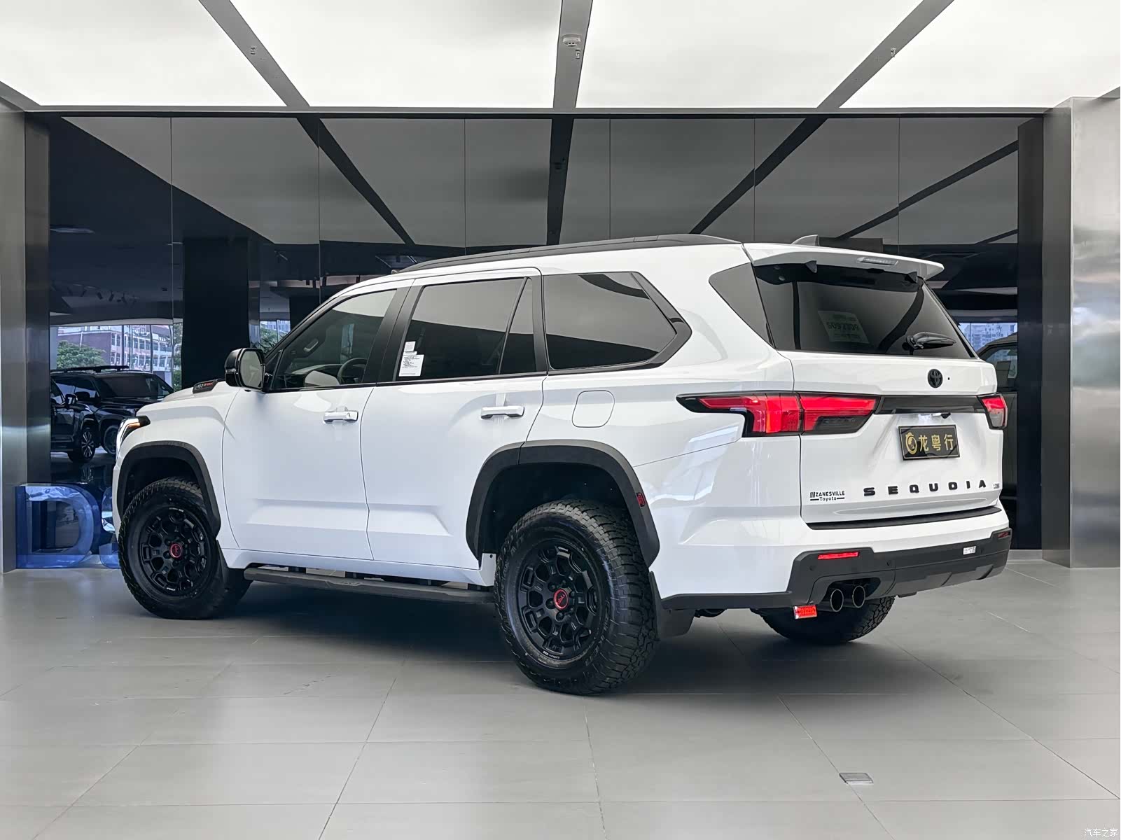 Toyota Sequoia, 1900 4