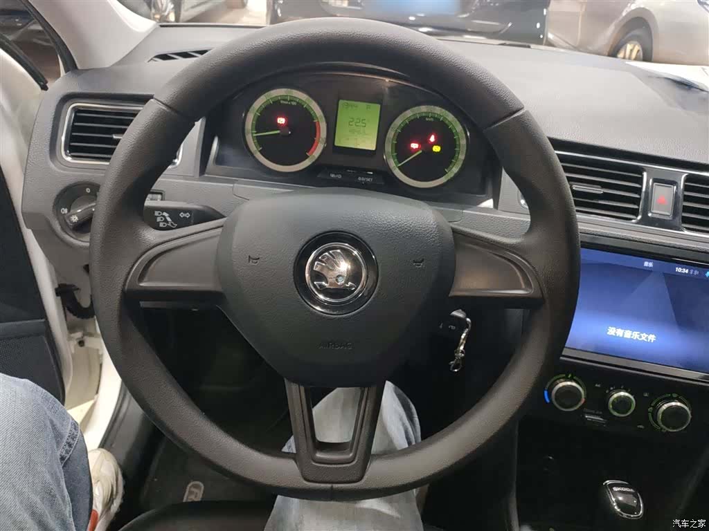 Skoda Rapid, 2019 11