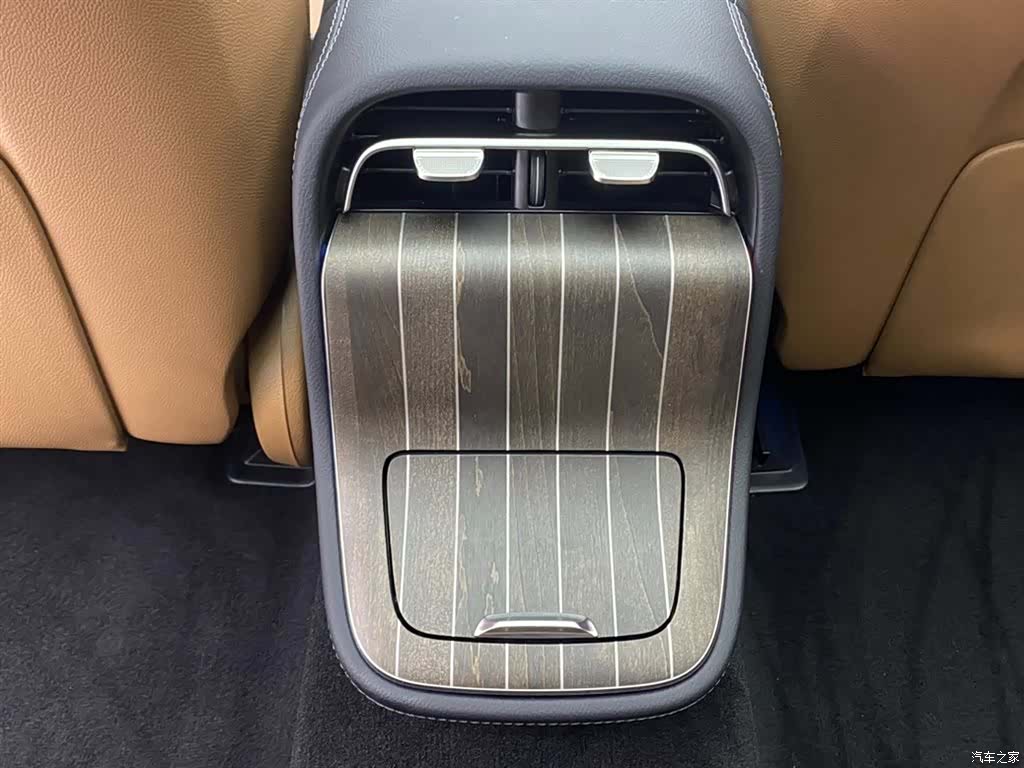 Mercedes-Benz E-Class, 2024 22