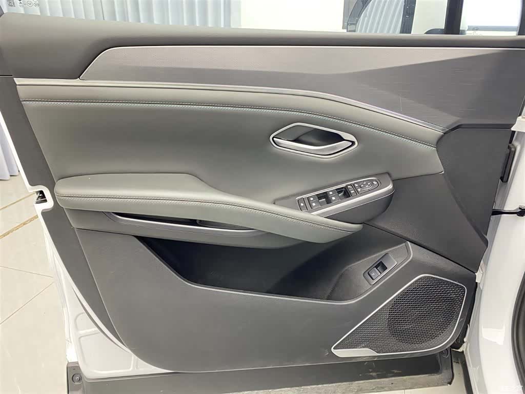 BYD Song, 2025 8