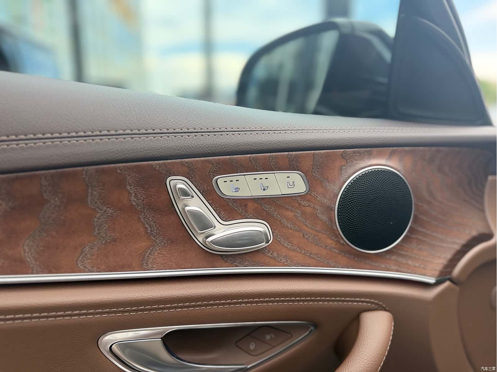 Mercedes-Benz E-Class, 2023 14