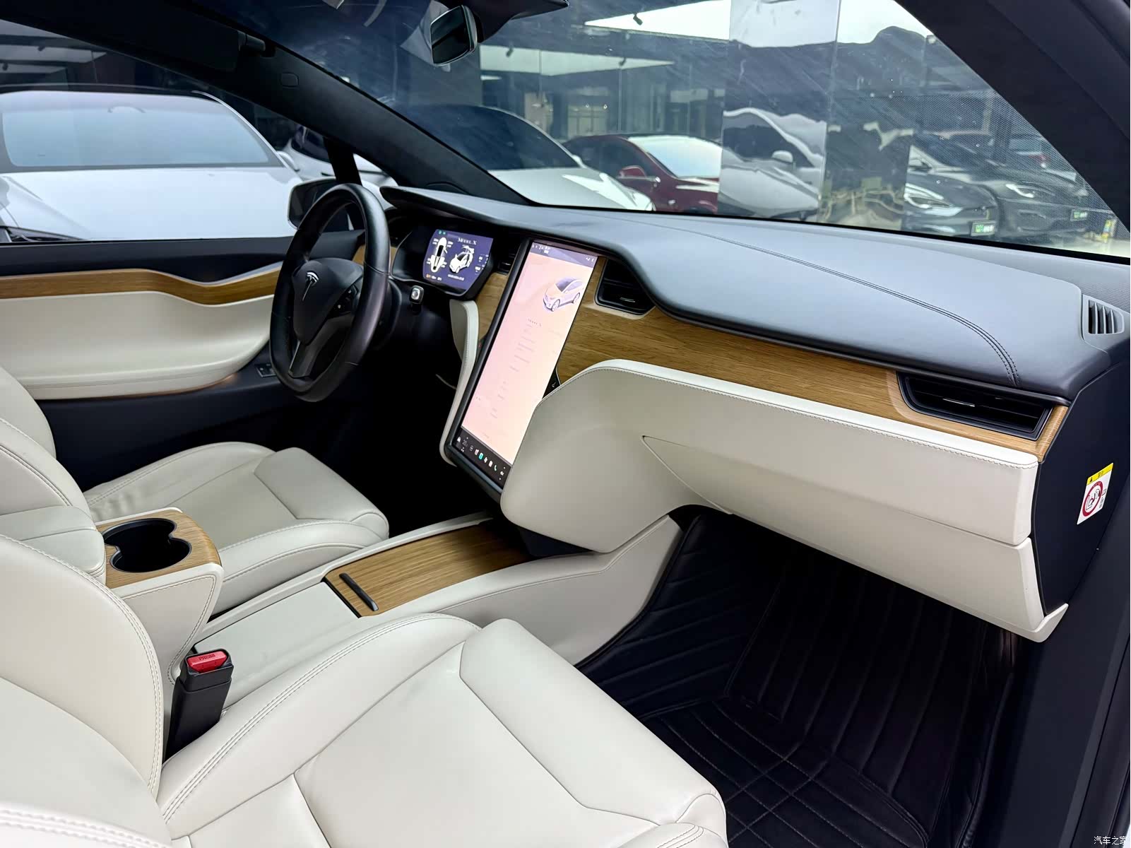 Tesla Model X, 2019 13
