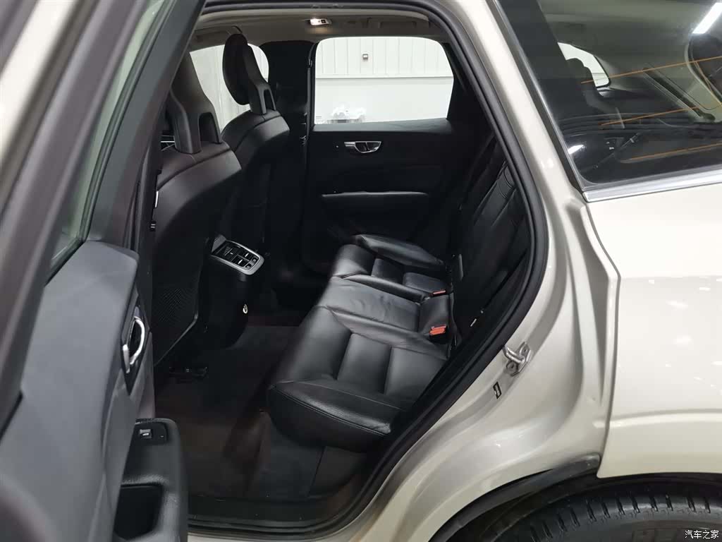 Volvo XC60, 2018 15