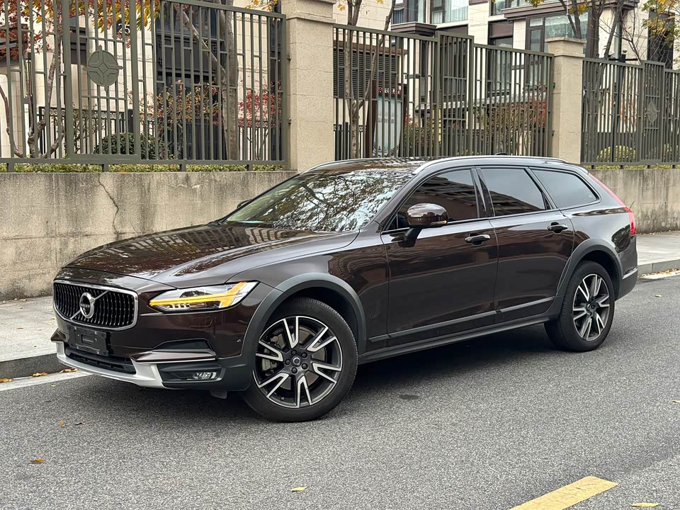 Volvo V90