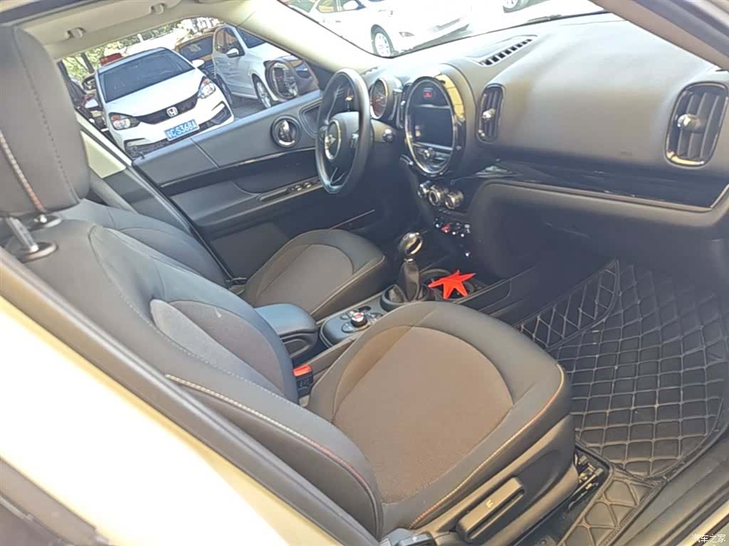 Mini Countryman, 2019 25