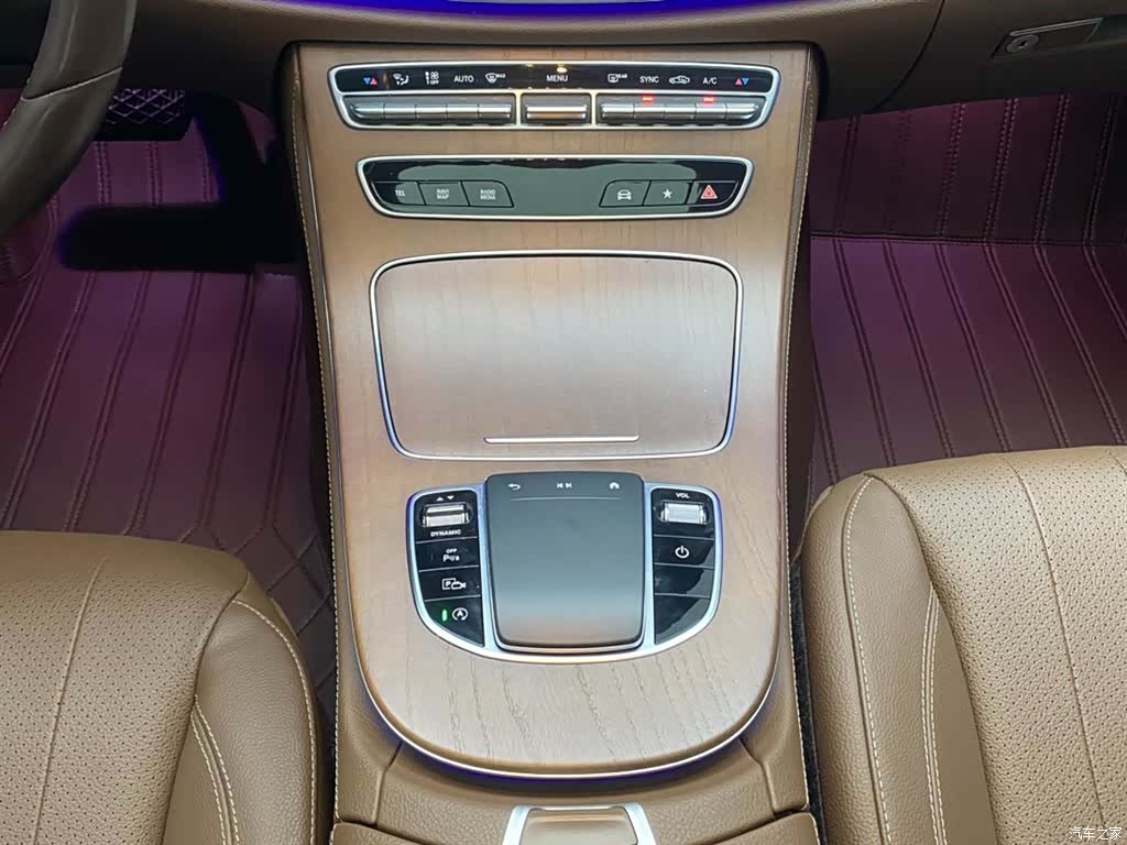 Mercedes-Benz E-Class, 2023 21