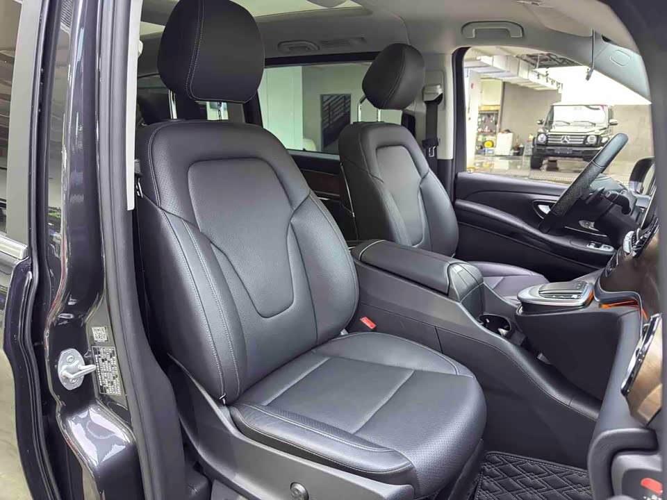 Mercedes-Benz V-class