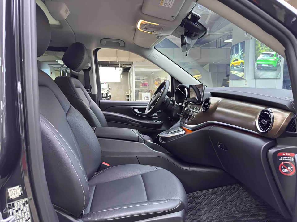 Mercedes-Benz V-class