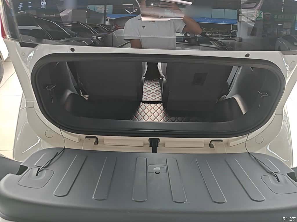 Wuling E200, 2020 19