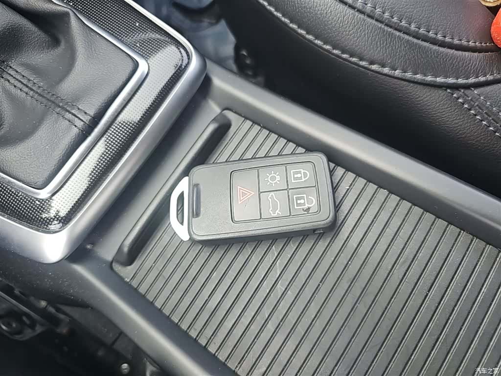 Volvo V40, 2018 9