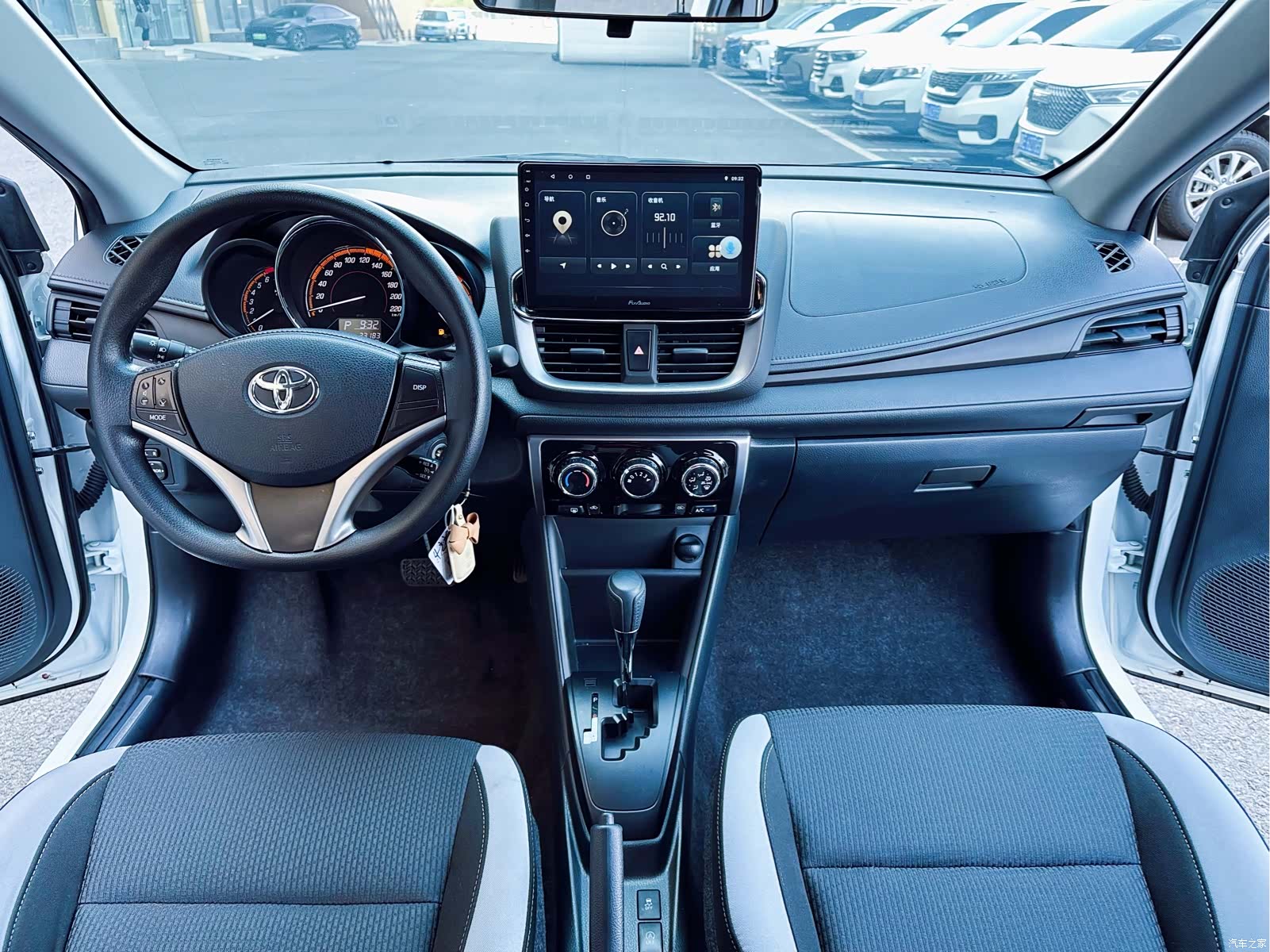 Toyota YARiS L, 2022 6