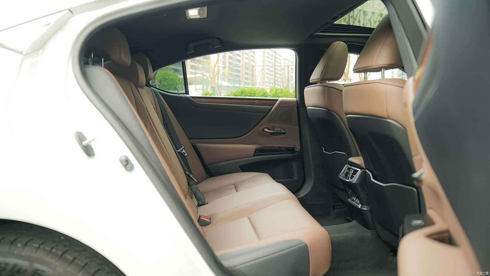 Lexus ES, 2024 14