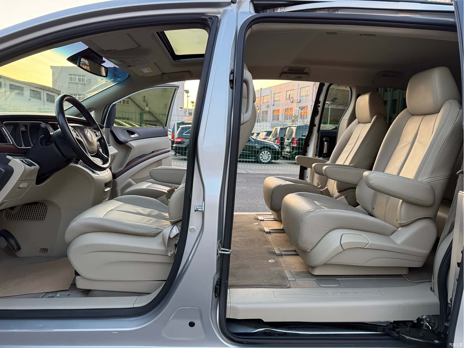 Buick GL8, 2019 17