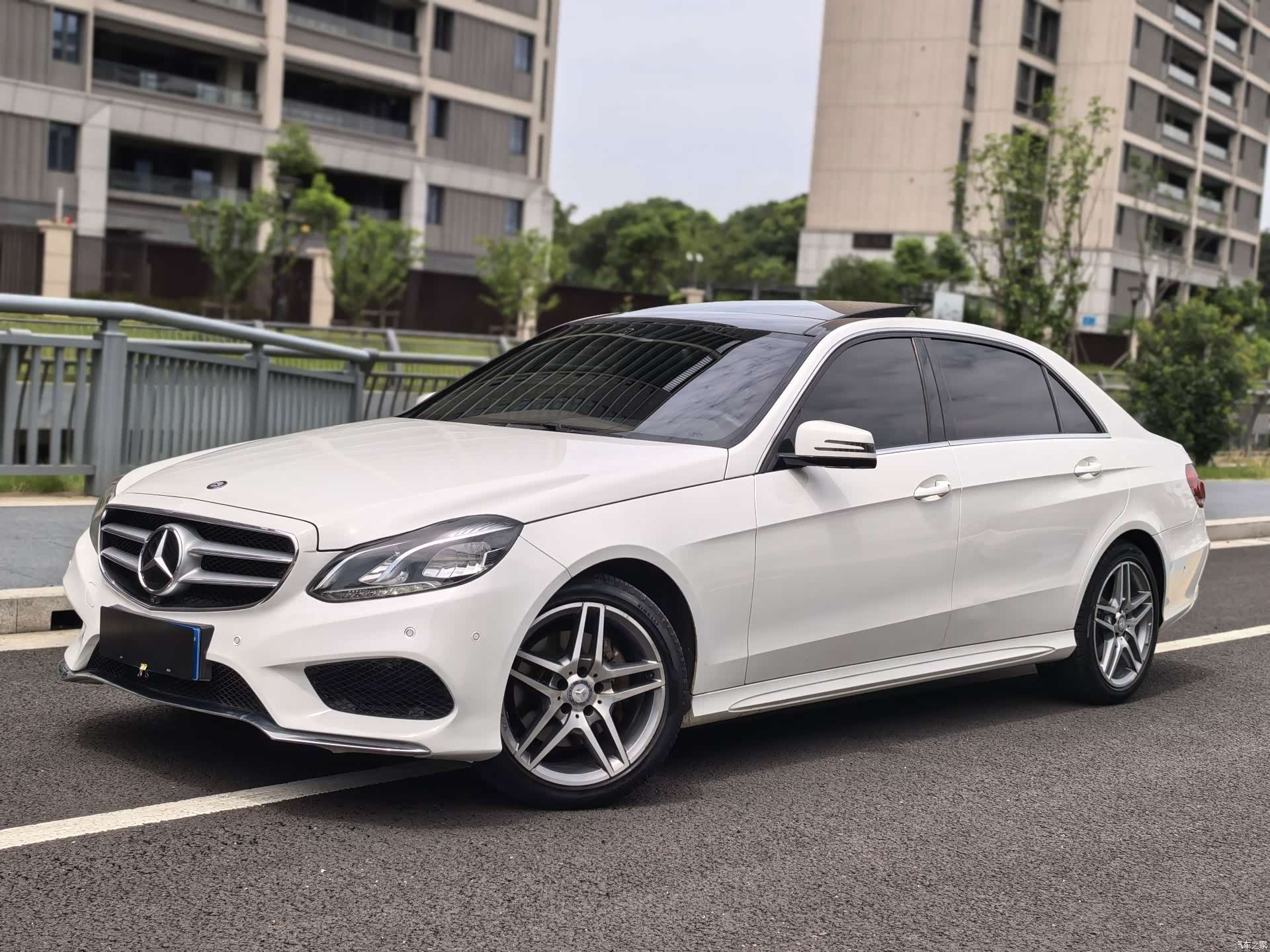Mercedes-Benz E-Class, 2014 1