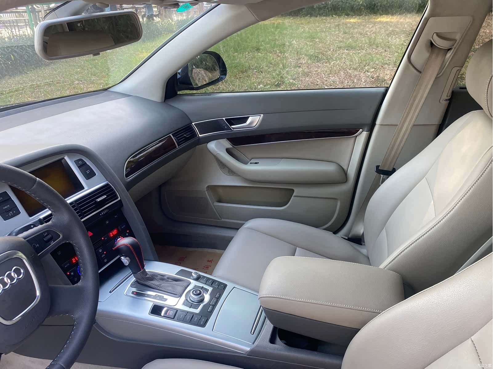 Audi A6L, 2010 10