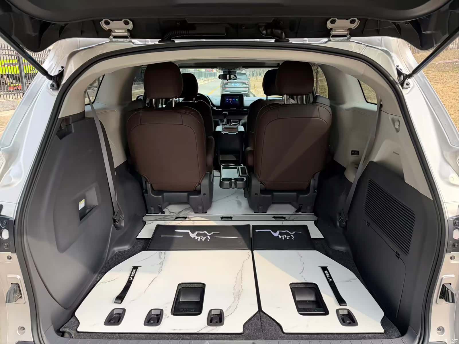 Toyota Sienna, 2023 13