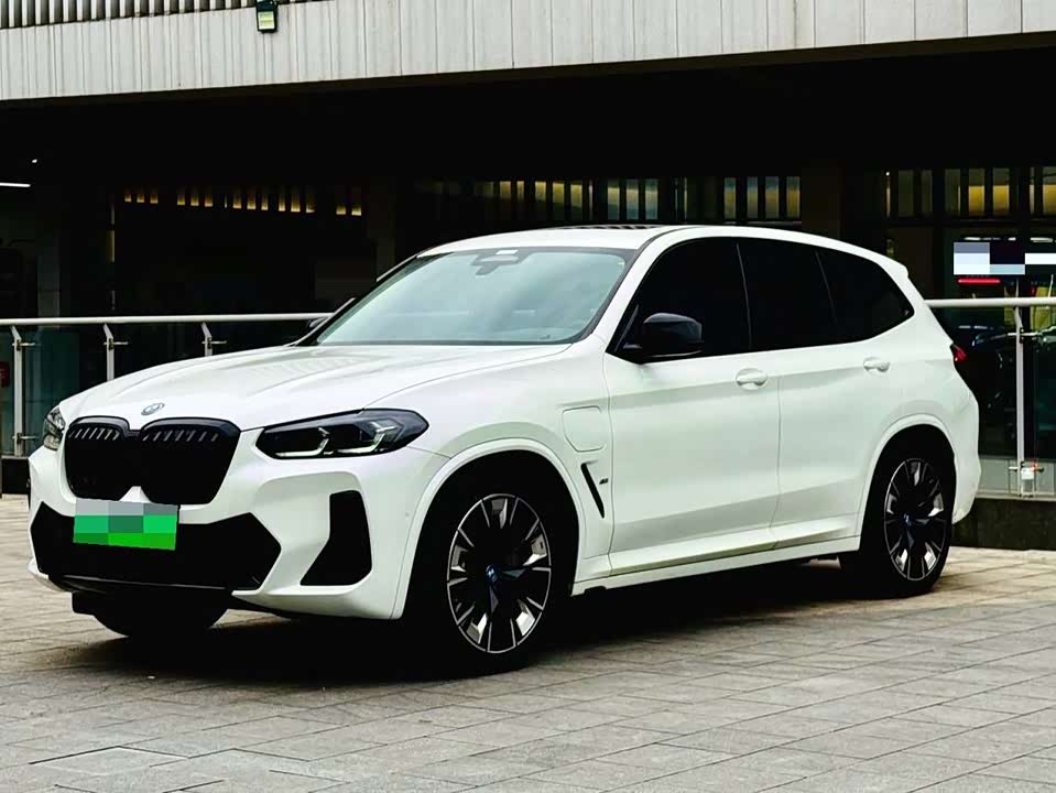 BMW iX3
