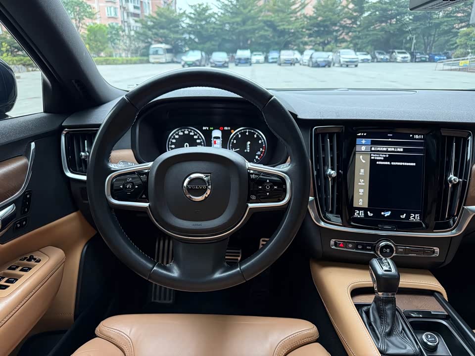 Volvo S90