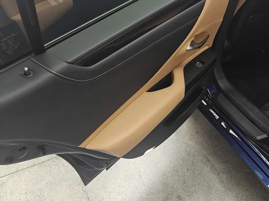 Lexus ES 2023, фото 8