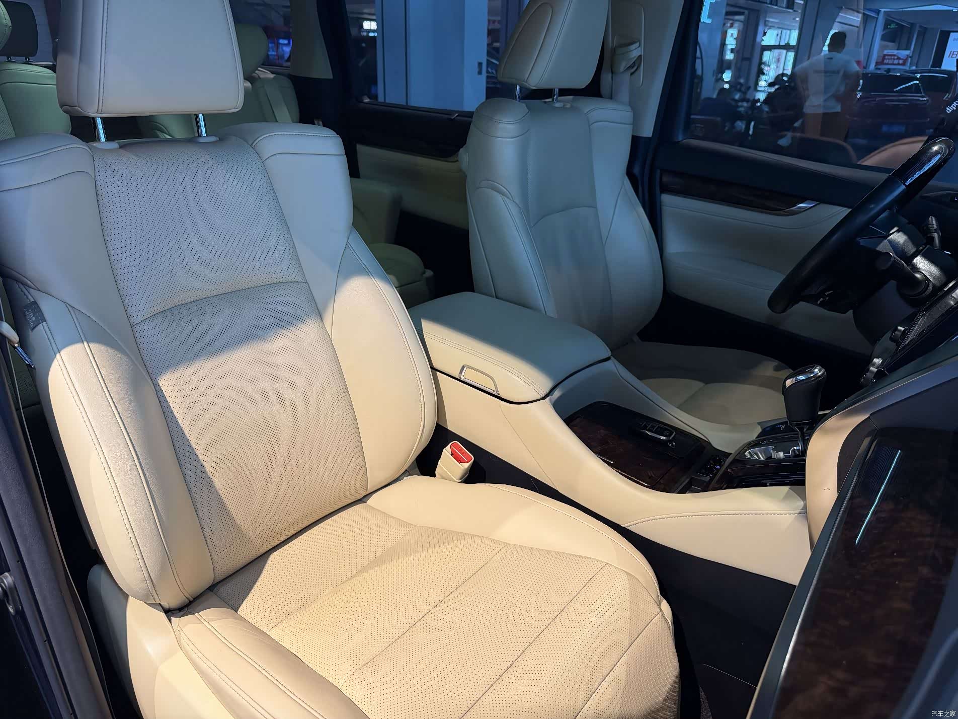 Toyota Alphard, 2019 15