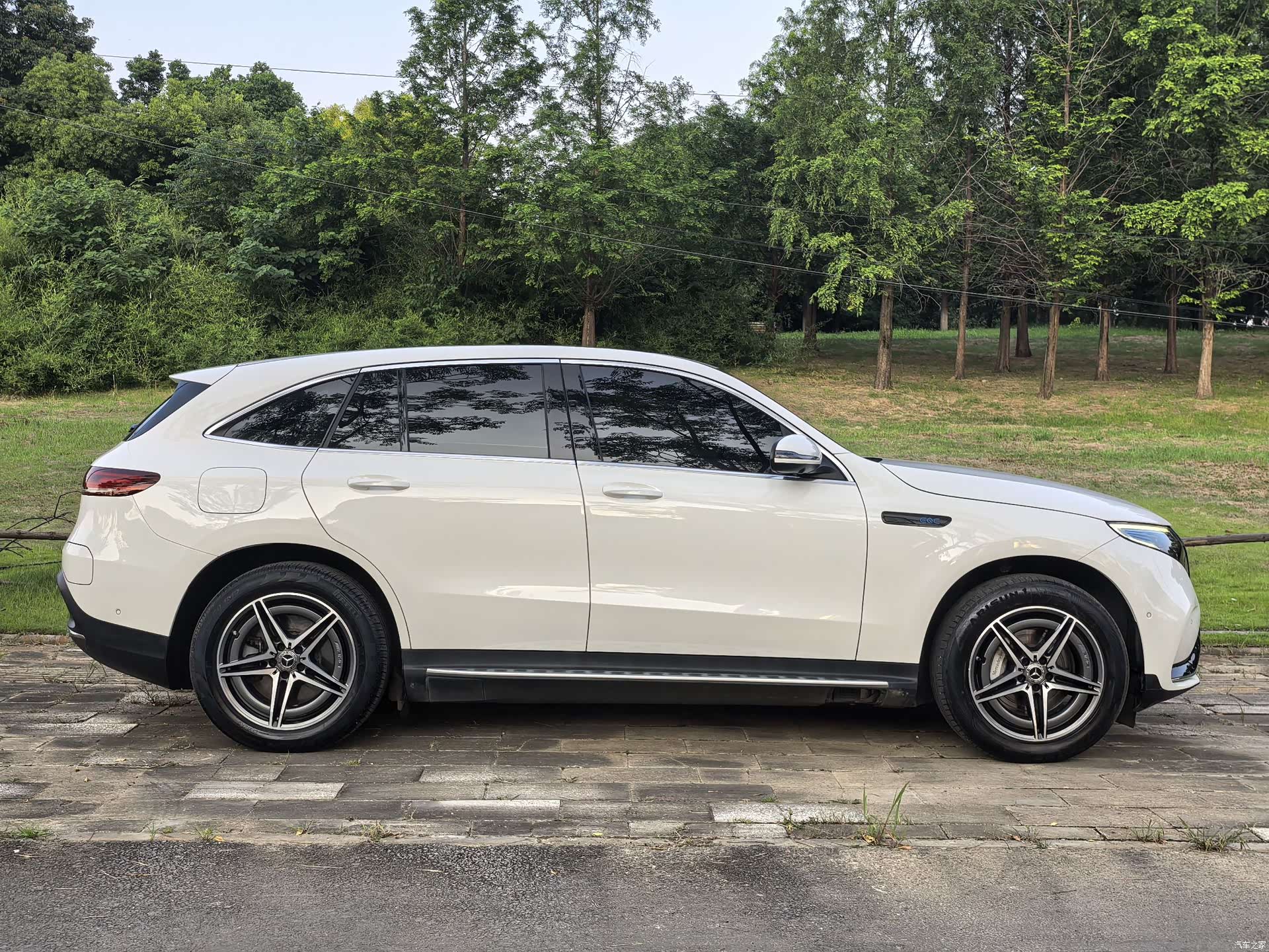 Mercedes-Benz EQC, 2022 все фото