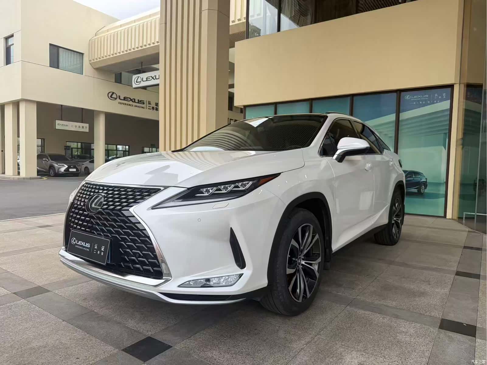 Lexus RX, 2022 1