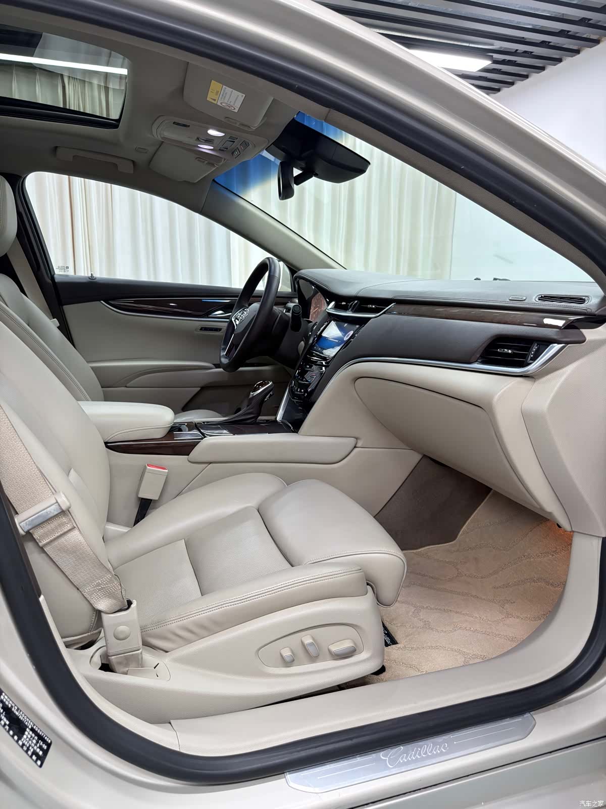 Cadillac XTS, 2013 10