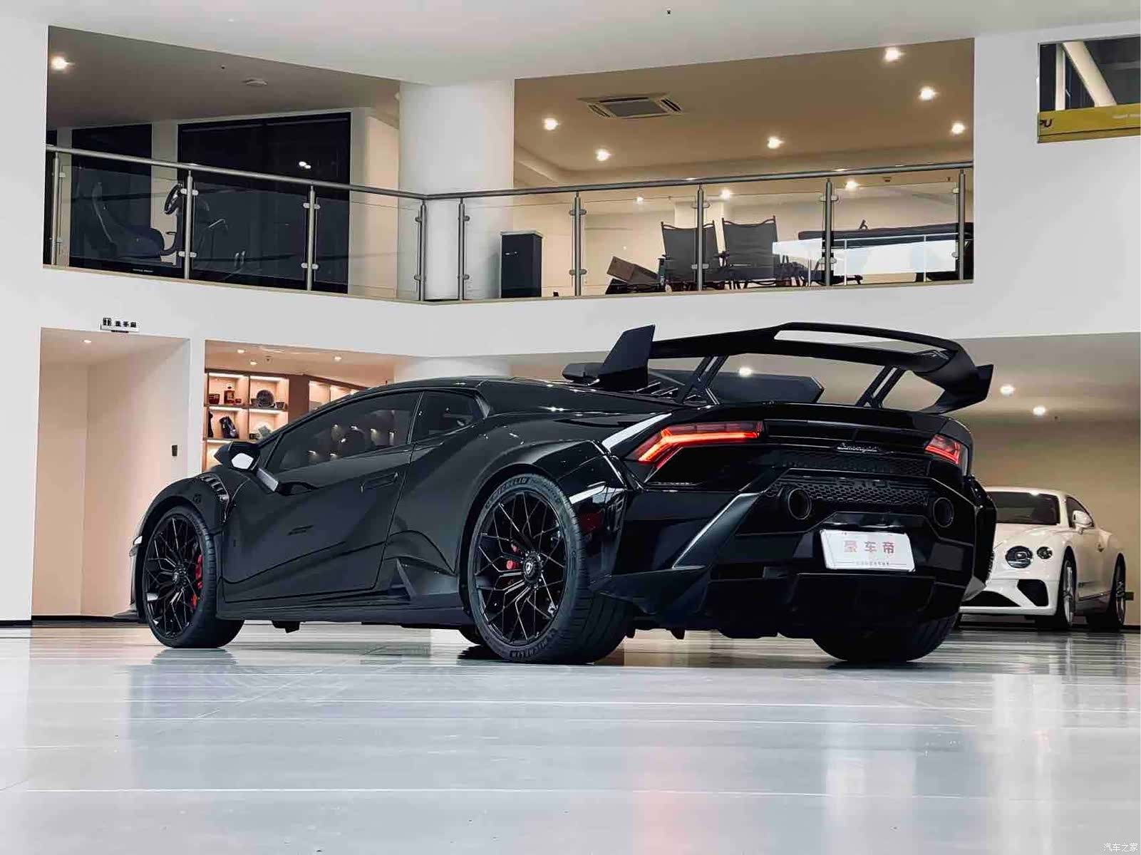 Lamborghini Huracán, 2023 3