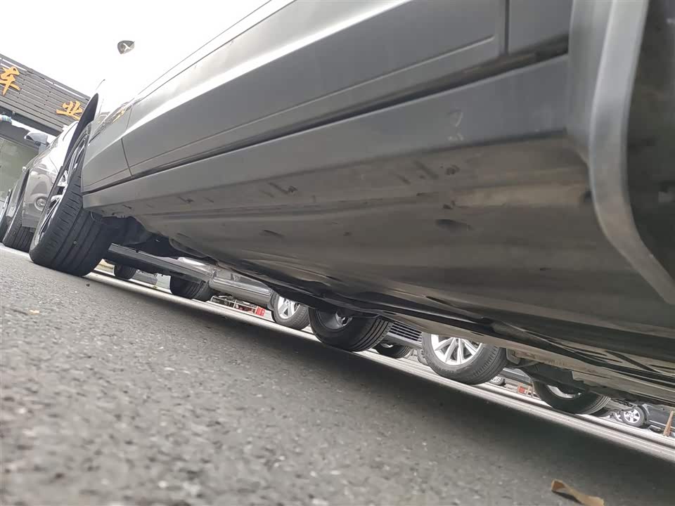 Volkswagen T-ROC exploring Songs