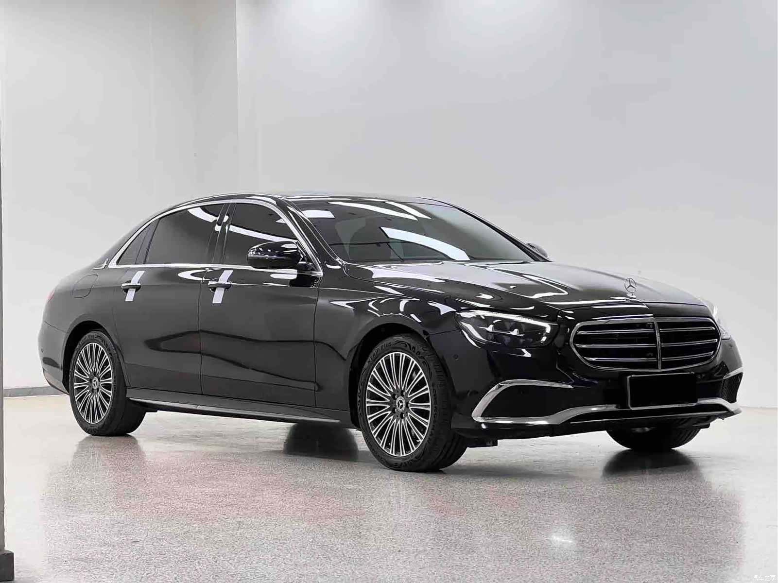 Mercedes-Benz E-Class, 2023 3
