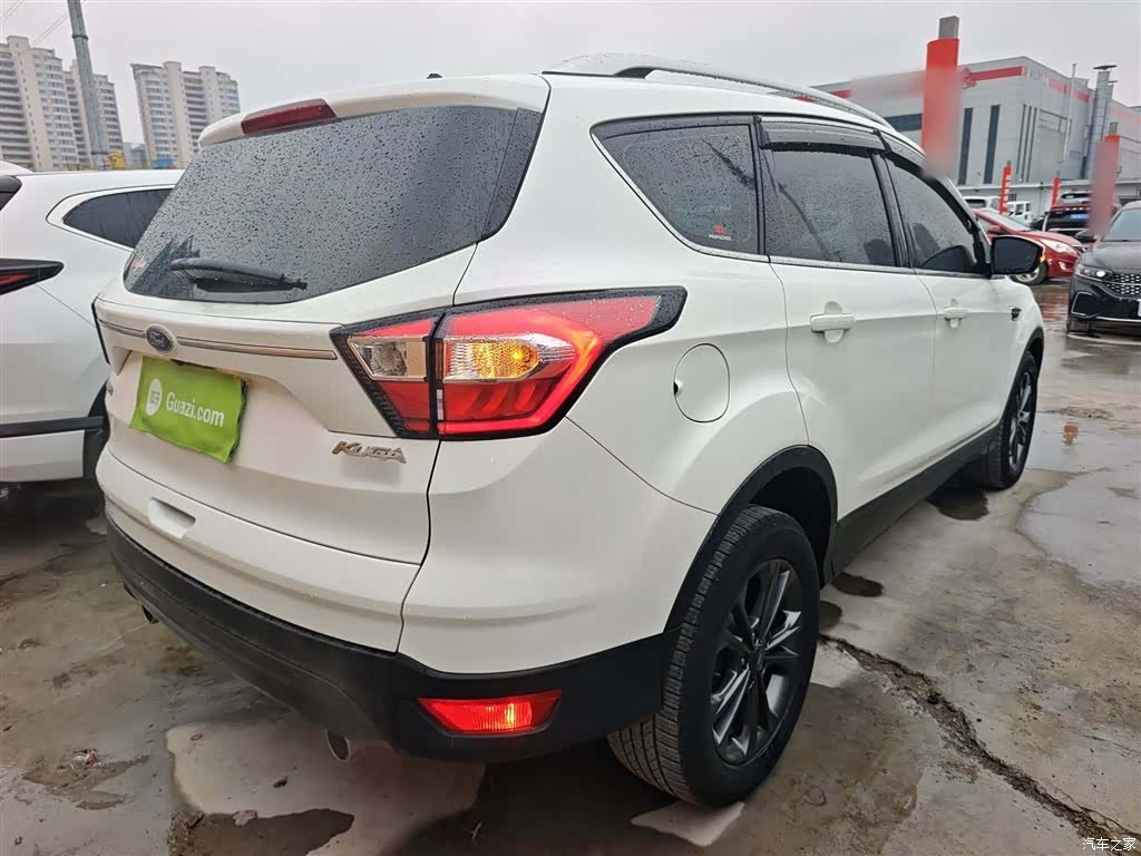 Ford Kuga, 2021 7