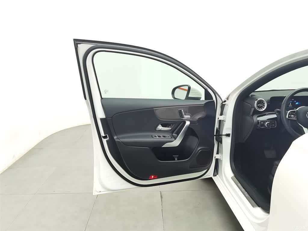 Mercedes-Benz A-Class, 2022 8