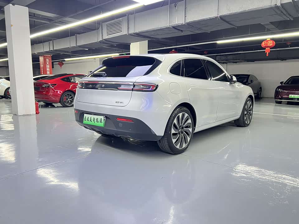 AITO Ask the world M5