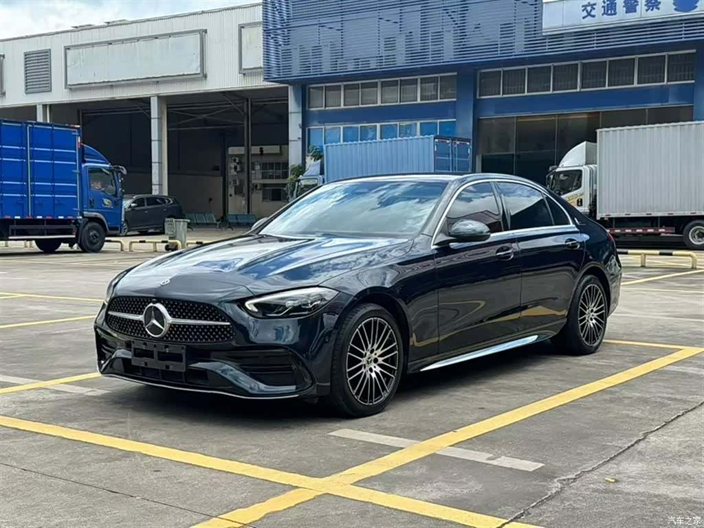 Mercedes-Benz C-Class, 2022 3