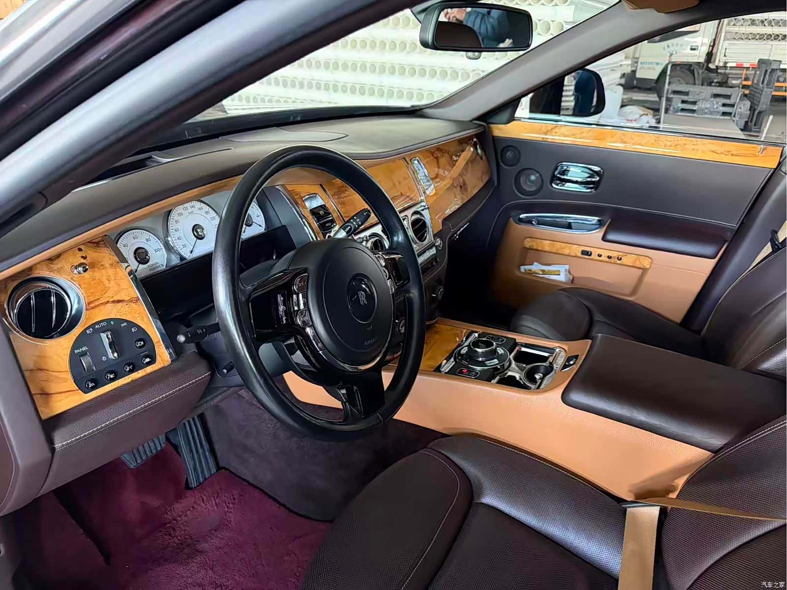 Rolls-Royce Ghost, 2015 4