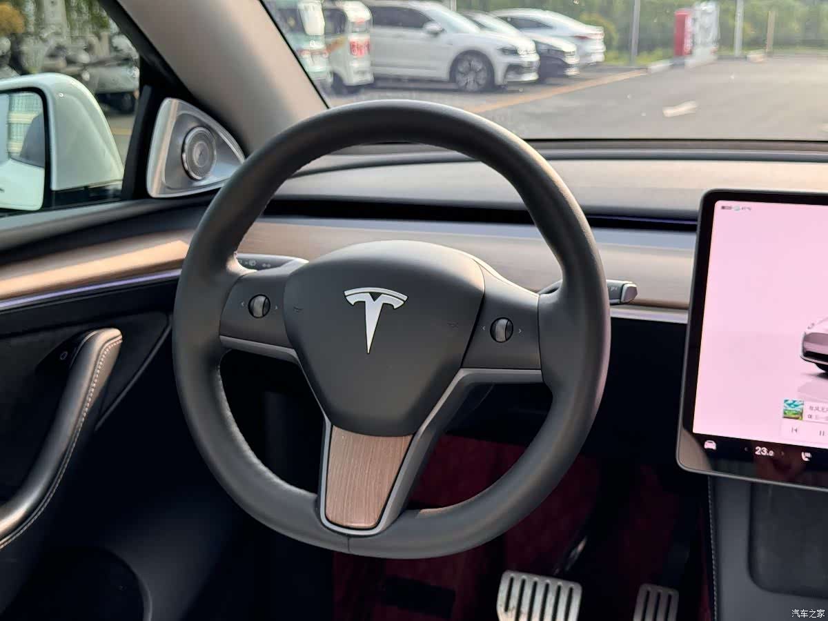 Tesla Model Y, 2023 11